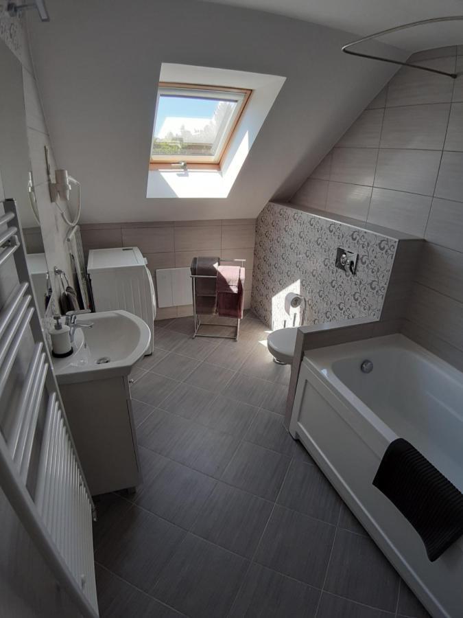 Profi Keco Apartman Balatonalmadi Luaran gambar