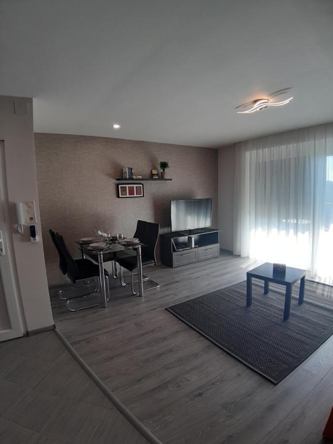Profi Keco Apartman Balatonalmadi Luaran gambar
