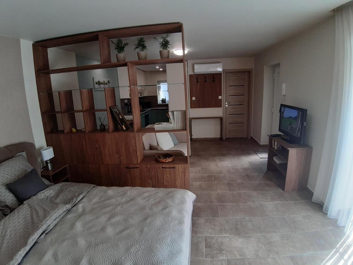 Profi Keco Apartman Balatonalmadi Luaran gambar